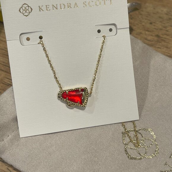 Kendra Scott Jewelry - Kendra Scott Cheer Gold Short Pendant Necklace